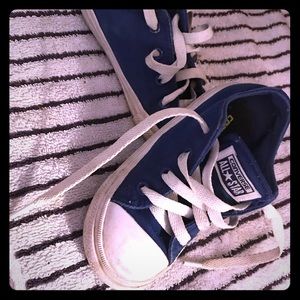 Toddler size 8 converse
